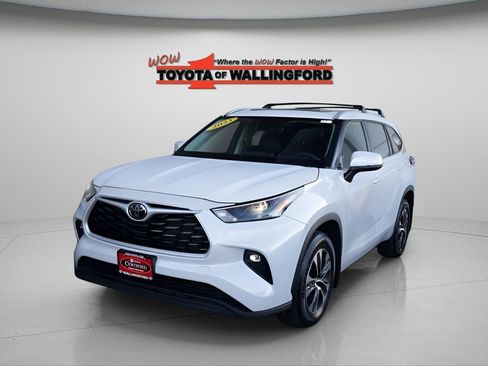 Used 2023 Toyota Highlander XLE image 1