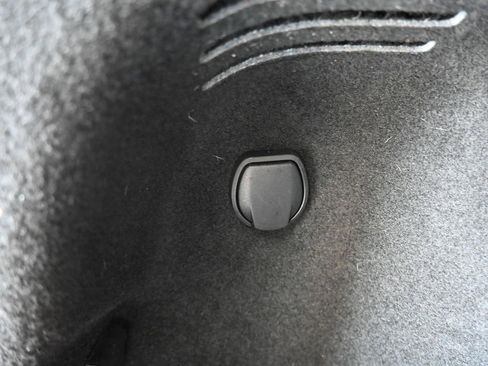 Used 2021 Mercedes-Benz GLA 250 4MATIC image 46