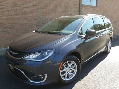 Used 2020 Chrysler Pacifica Touring-L w/ Advanced Safetytec Group