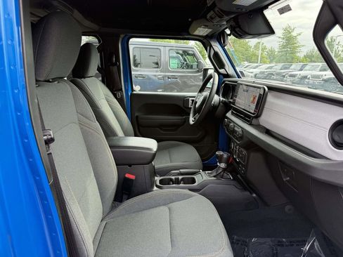 Used 2024 Jeep Wrangler Unlimited Sport AWD/4WD image 15