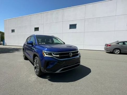 Certified 2023 Volkswagen Taos SEL image 2