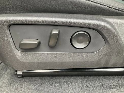 New 2025 GMC Canyon Elevation w/ Convenience Package image 3