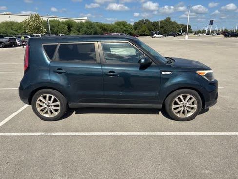 Used 2017 Kia Soul + FWD image 6