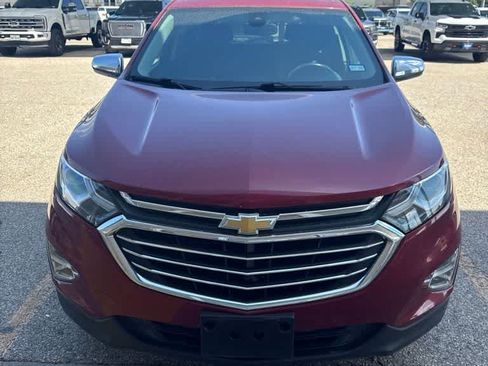Used 2018 Chevrolet Equinox Premier FWD image 2