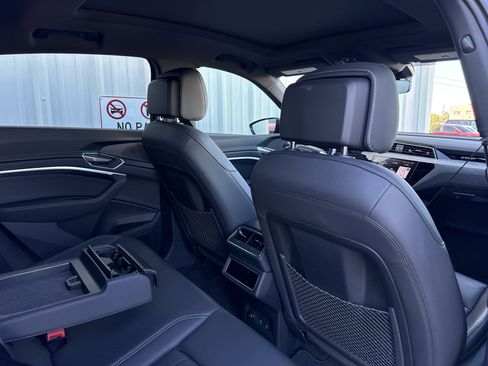 Used 2023 Audi e-tron Premium w/ Convenience Plus Package image 55