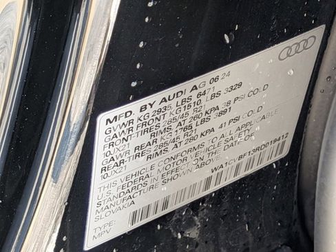 Used 2024 Audi Q8 Prestige w/ Prestige Package image 18