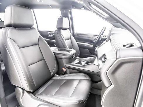 Used 2022 Chevrolet Suburban LT RWD image 33