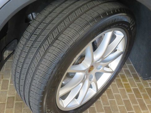 Used 2019 Porsche Cayenne image 11