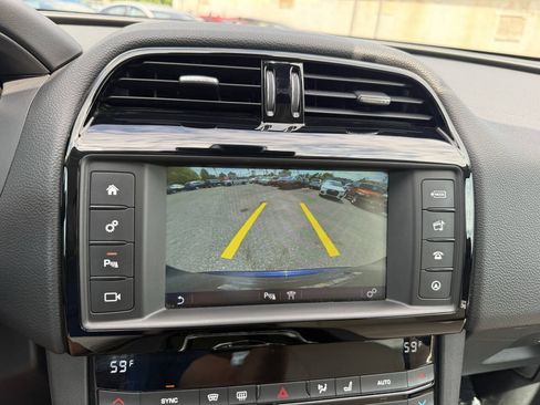 Used 2017 Jaguar F-PACE Premium AWD/4WD image 34
