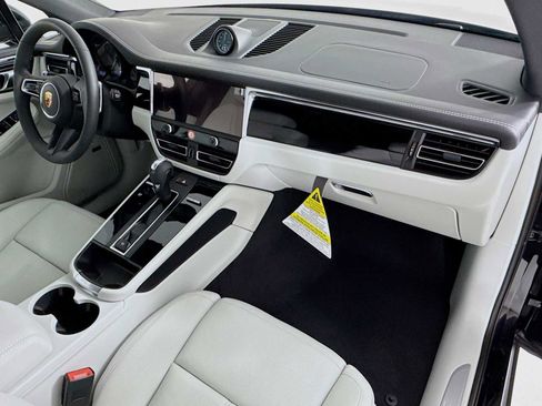 New 2026 Porsche Macan S image 31