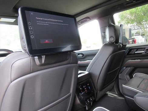 New 2026 GMC Yukon AT4 Ultimate AWD/4WD image 16