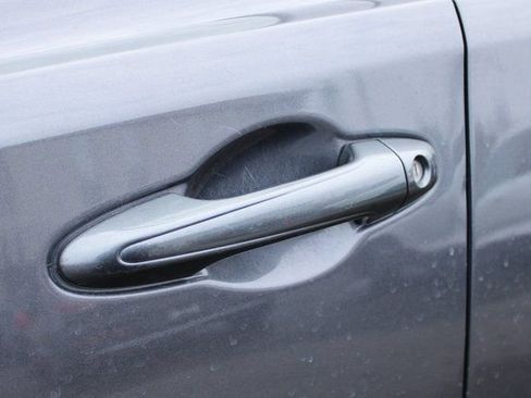 Used 2015 Toyota RAV4 LE image 9