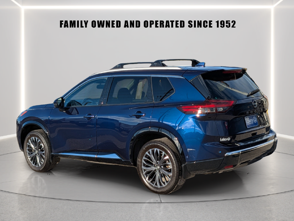 Used 2025 Nissan Rogue Platinum FWD image 4