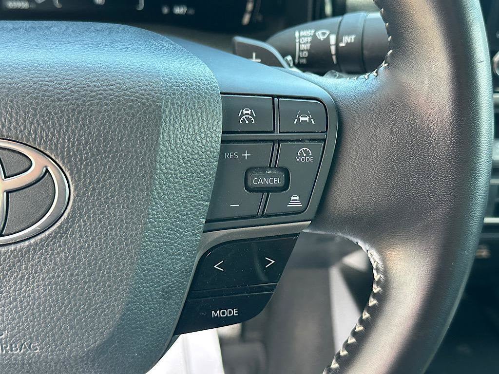 Used 2025 Toyota Camry SE FWD image 26
