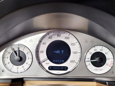 Used 2009 Mercedes-Benz E 350 E 350 Sedan 4D image 27