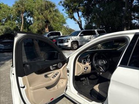 Used 2020 Mercedes-Benz C 300 Sedan w/ Premium Package image 12