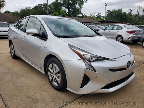 Used 2018 Toyota Prius Two w/ Prius Two Safety Plus Package FWD image 5