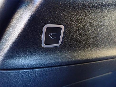 New 2026 Chrysler Pacifica Pinnacle image 9