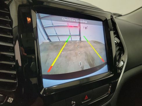 Used 2019 Jeep Cherokee Limited image 30