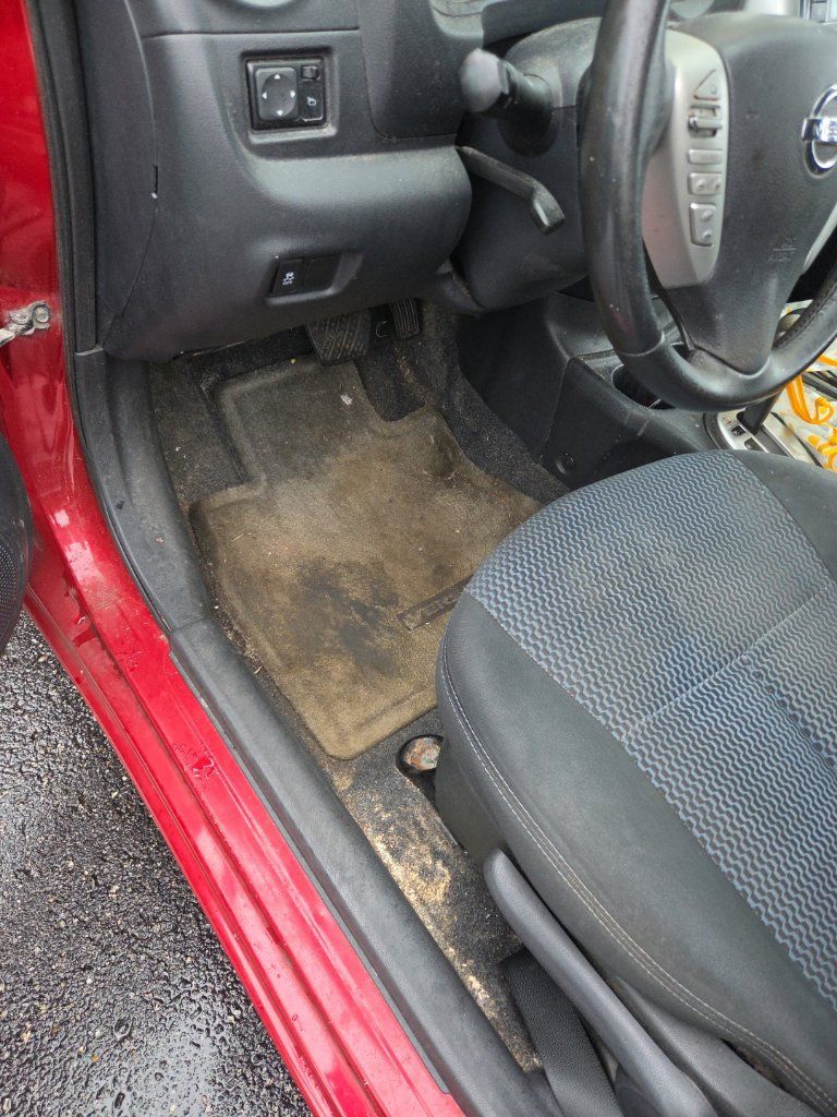 Used 2020 Nissan Versa S FWD image 10