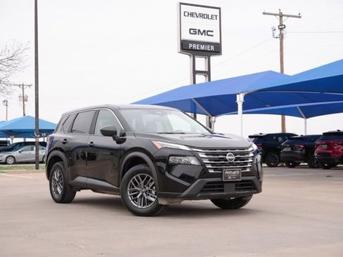 Used 2024 Nissan Rogue S image 1