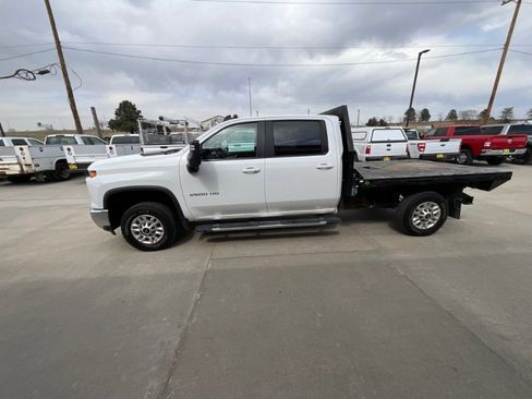 Used 2024 Chevrolet Silverado 2500 LT w/ Convenience Package AWD/4WD image 5
