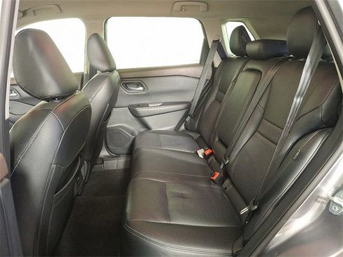 Used 2021 Nissan Rogue SV image 14