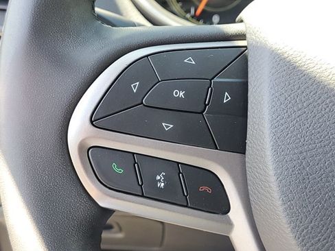 Used 2022 Jeep Cherokee Limited AWD/4WD image 10