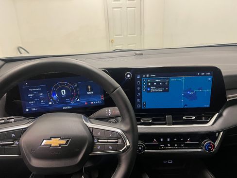 Used 2025 Chevrolet Equinox LT image 45