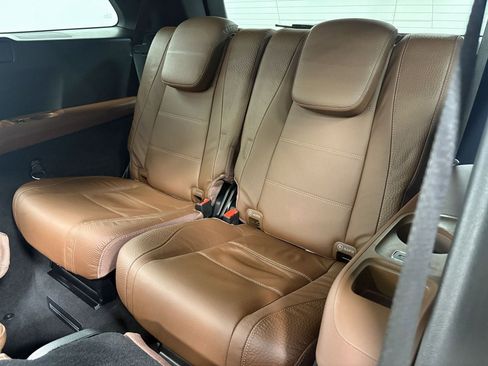 Used 2024 Mercedes-Benz GLS 450 4MATIC w/ Pinnacle Trim Package image 29