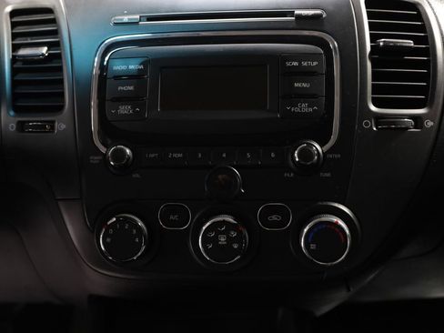 Used 2018 Kia Forte LX image 23