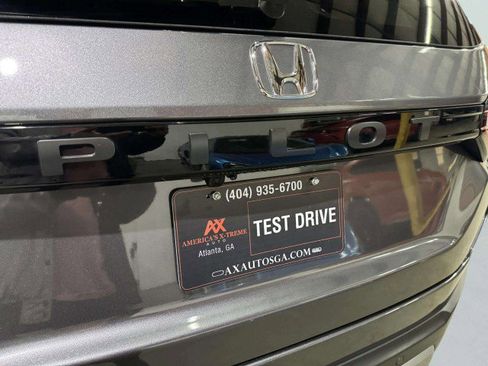 Used 2025 Honda Pilot EX-L image 18