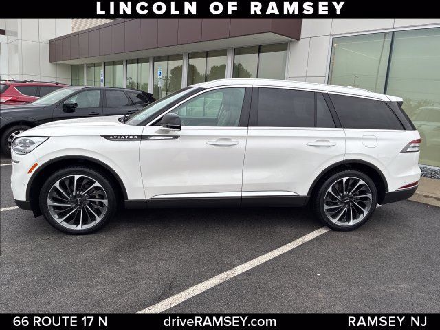 Used 2024 Lincoln Aviator Reserve w/ Equipment Group 201A AWD/4WD image 2