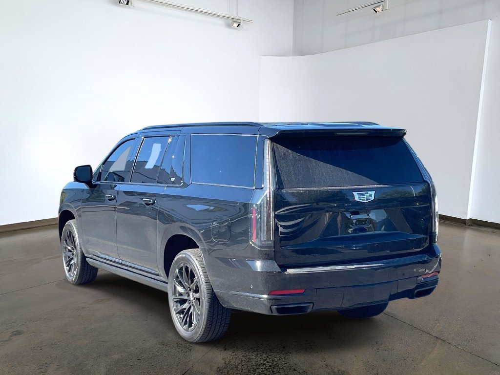 Used 2026 Cadillac Escalade ESV Sport w/ LPO, ONYX Package AWD/4WD image 6