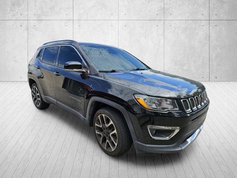 Used 2018 Jeep Compass Limited w/ Navigation Group FWD image 1