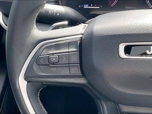 Used 2024 Jeep Grand Cherokee Laredo X image 18