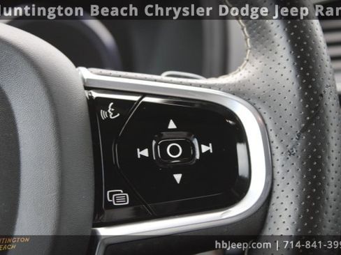 Used 2019 Volvo XC90 T8 R-Design w/ Advanced Package image 17