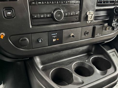 Used 2017 Chevrolet Express 2500 image 30