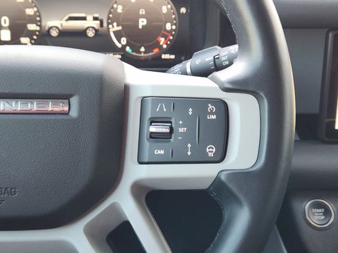 Certified 2024 Land Rover Defender 110 SE image 32