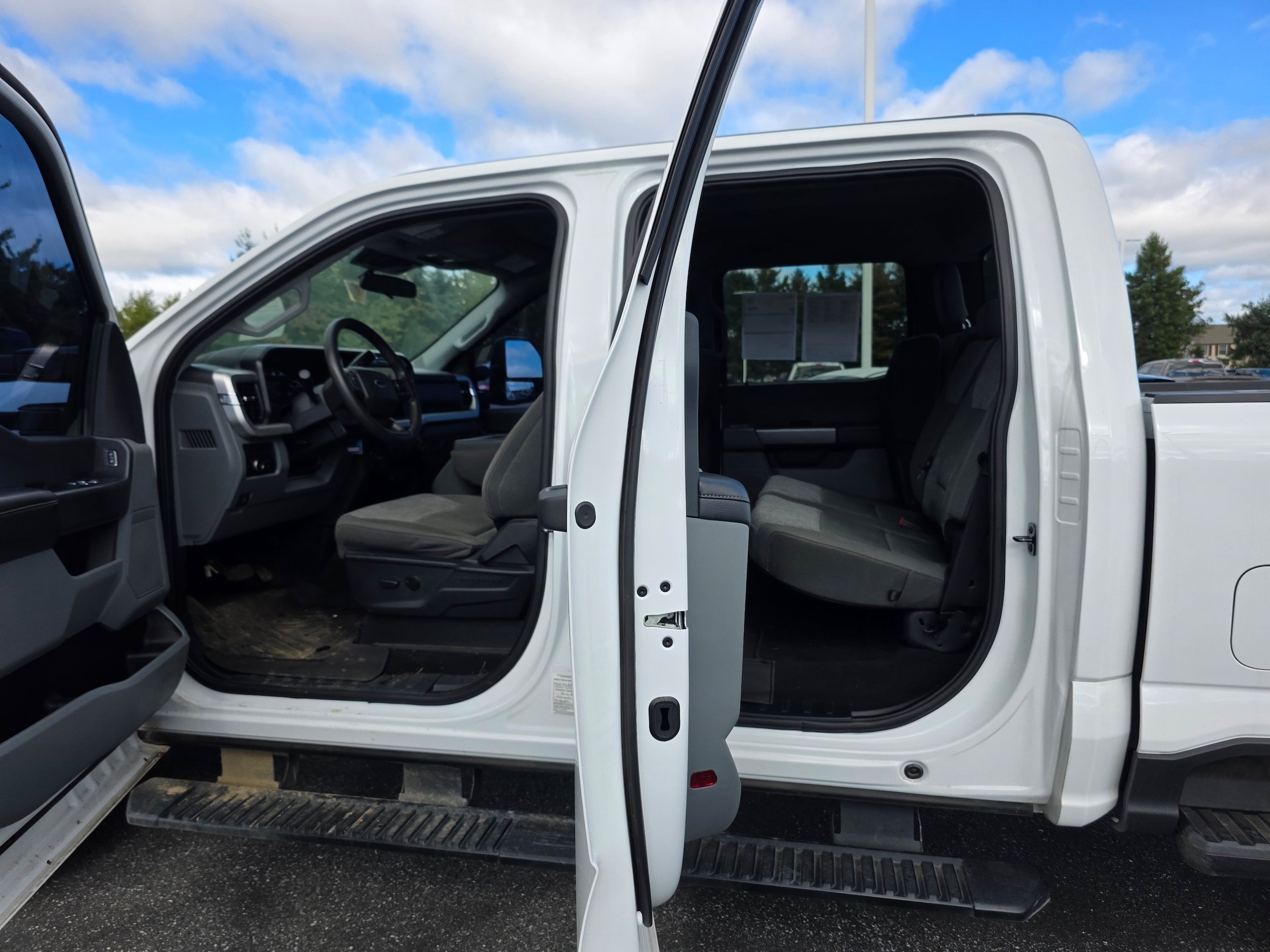 Certified 2025 Ford F350 XLT AWD/4WD image 10