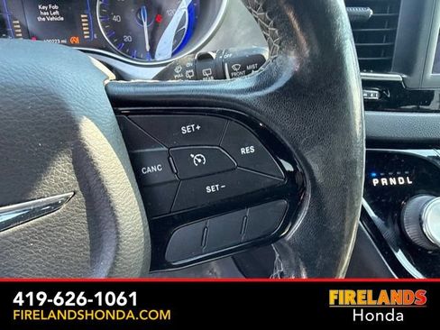 Used 2019 Chrysler Pacifica Touring Plus w/ S Appearance Package FWD image 15