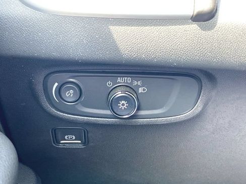Used 2023 GMC Terrain SLE w/ Driver Convenience Package FWD image 17