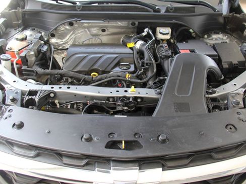Used 2024 Chevrolet Trax LS w/ LS Convenience Package FWD image 30