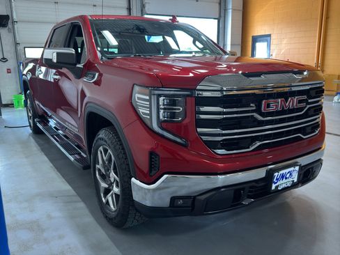 Used 2023 GMC Sierra 1500 SLT w/ SLT Convenience Package AWD/4WD image 7