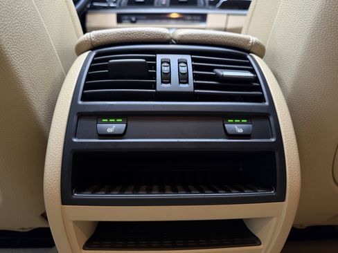 Used 2015 BMW 550i xDrive Sedan image 26