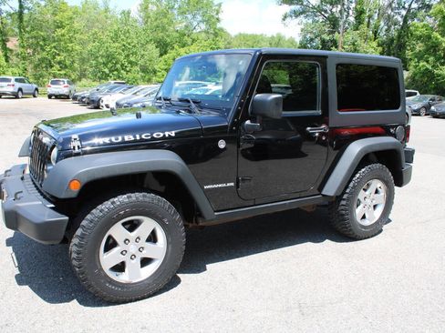 Used 2011 Jeep Wrangler Rubicon w/ Dual Top Group AWD/4WD image 12