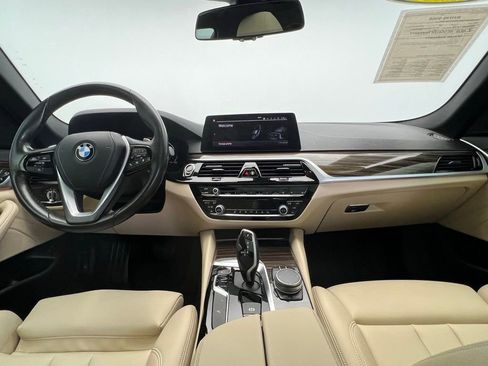 Used 2020 BMW 530i w/ Premium Package image 10