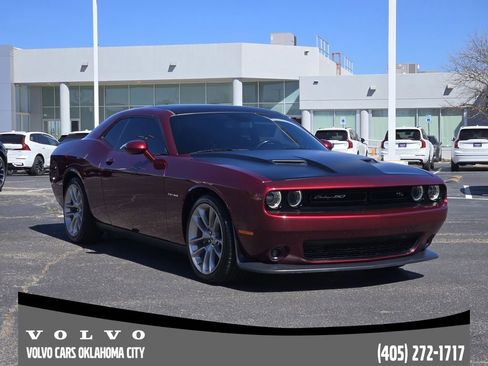 Used 2020 Dodge Challenger R/T image 2