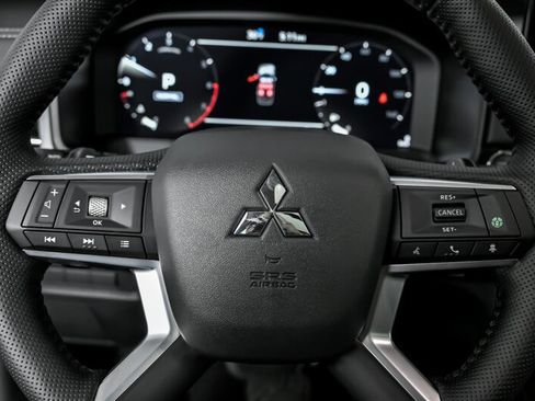 New 2026 Mitsubishi Outlander SE AWD/4WD image 19