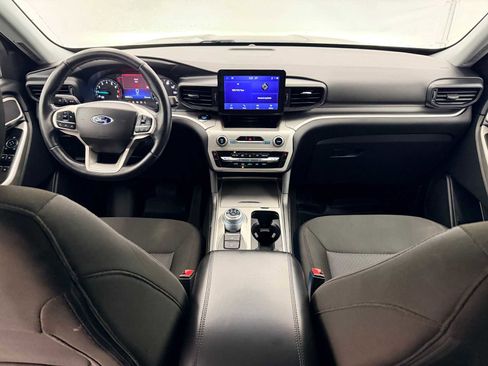 Used 2022 Ford Explorer XLT image 14